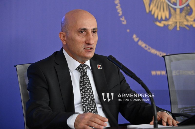 Председатель ЦИК Армении Ваагн Овакимян выступает с докладом о ходе выборов, затрагивающих, в том числе, и Канакер-Зейтун.