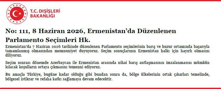 Здание МИД Турции на фоне флагов Армении и Турции
