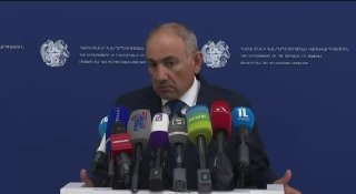 Никол Пашинян выступает перед жителями Канакер-Зейтуна