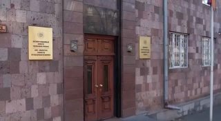 Сотрудники Антикоррупционного комитета и полиции Котайкской области проводят операцию по раскрытию схемы подкупа избирателей