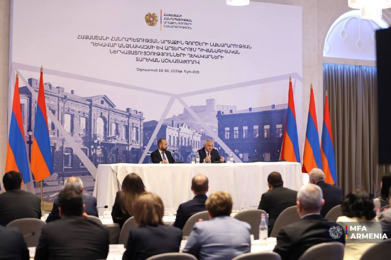 Вице-премьер Мгер Григорян обсуждает вопросы разблокирования Армении на семинаре в Гюмри