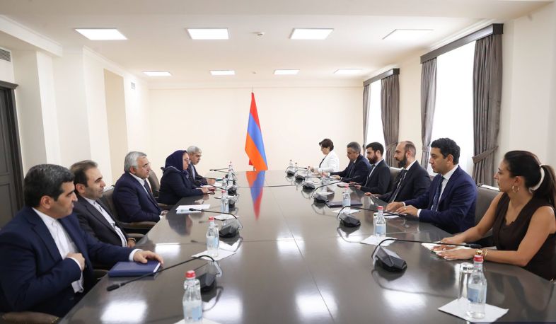 Встреча Мирзояна и замглавы МИД Ирана в Ереване