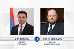 Ален Симонян и Руслан Стефанчук во время телефонного разговора, Канакер-Зейтун