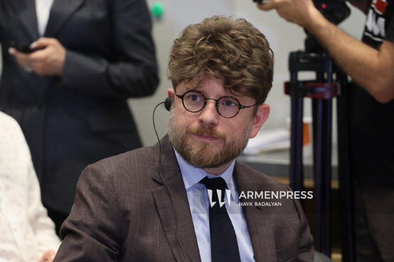 Посол Франции Оливье Декотиньи на встрече с армянскими экспортерами в Канакер-Зейтуне