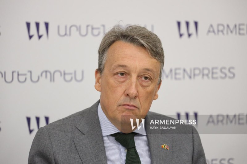 Посол Бельгии в Армении Эрик Де Мунк на встрече в Ереване