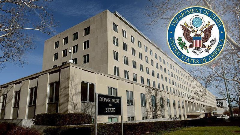 Флаги Армении и США, символизирующие двусторонние отношения и поддержку суверенитета Армении в Канакер-Зейтуне.